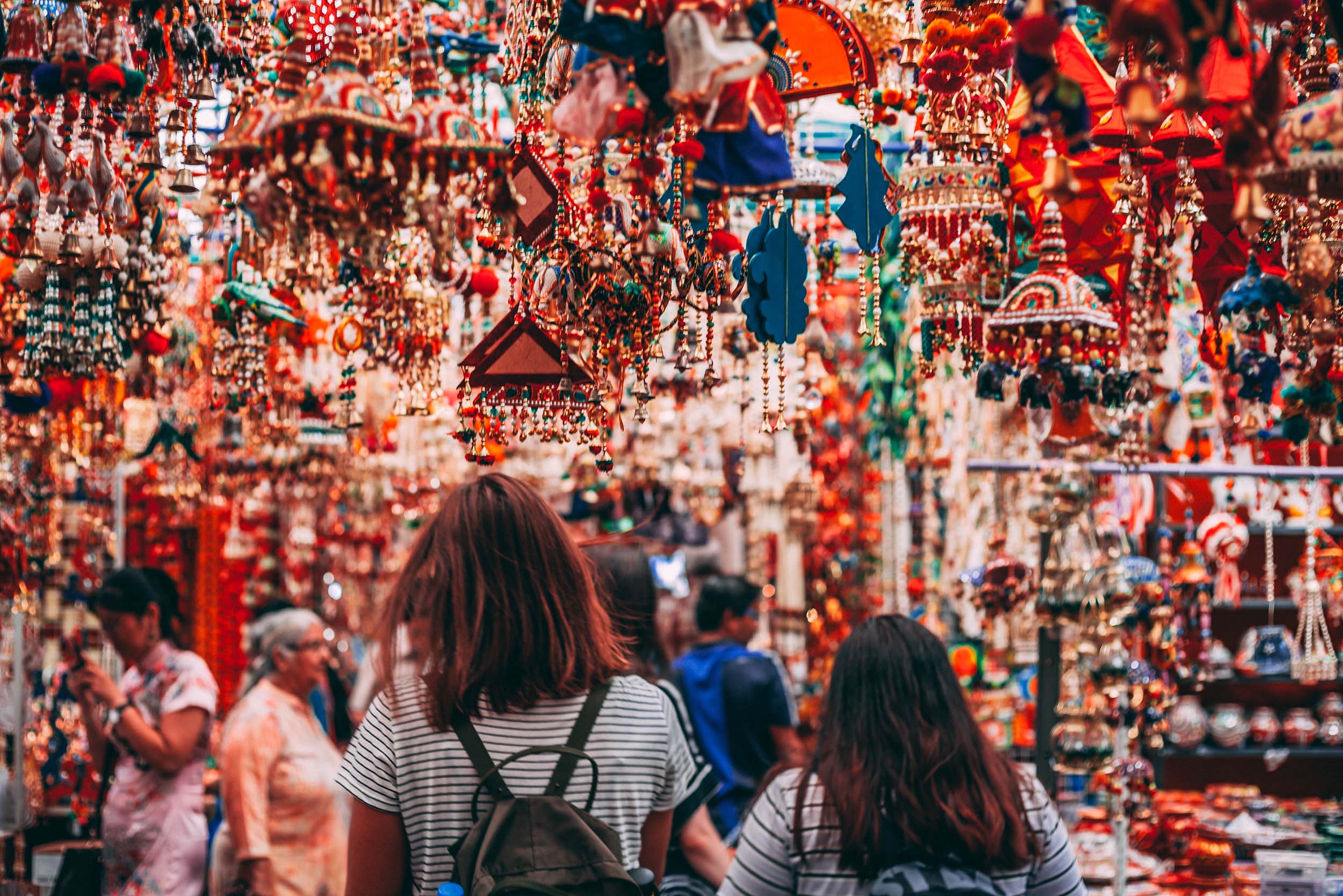 Sustainable travellers at a market